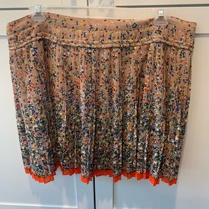 American Eagle pleated floral skirt